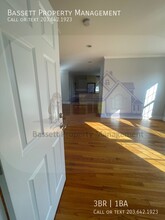 428 Center St-Unit -2nd Fl in Wallingford, CT - Building Photo - Building Photo