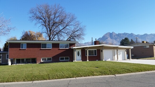 property at 5787 Lakeside Dr