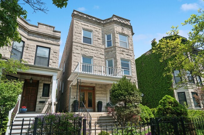 1408 W Belle Plaine Ave in Chicago, IL - Building Photo - Building Photo