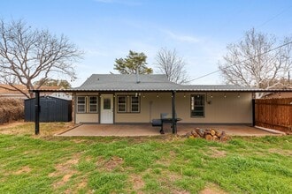 400 N River Oaks Dr in Burnet, TX - Building Photo - Building Photo