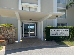 1527 S Flagler Dr in West Palm Beach, FL - Foto de edificio - Building Photo