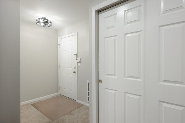 91 Jamestown Rd in Bernards, NJ - Building Photo - Building Photo