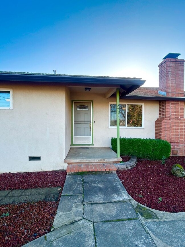 2719 Rodeo Ave in Chico, CA - Building Photo - Building Photo