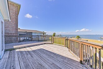 7706 Channelview Dr in Galveston, TX - Building Photo - Building Photo