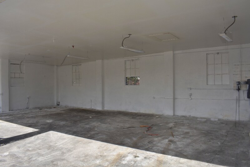 6400 S Broadway in Los Angeles, CA - Building Photo