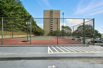 5911 Edsall Rd in Alexandria, VA - Building Photo - Building Photo