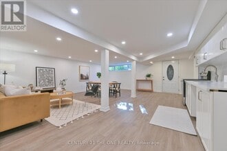 421 Browndale Crescent in Richmond Hill, ON - Building Photo - Building Photo