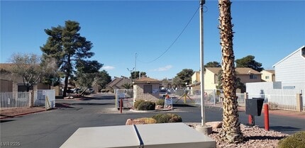 5136 Golden Ln, Unit B in Las Vegas, NV - Foto de edificio - Building Photo