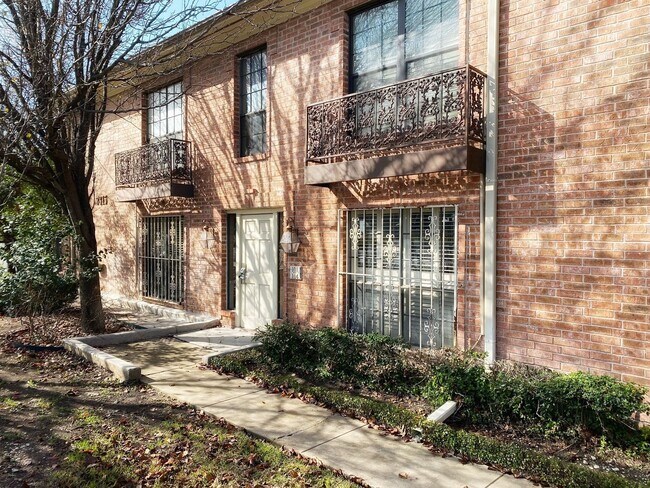7815 Broadway in San Antonio, TX - Building Photo - Building Photo