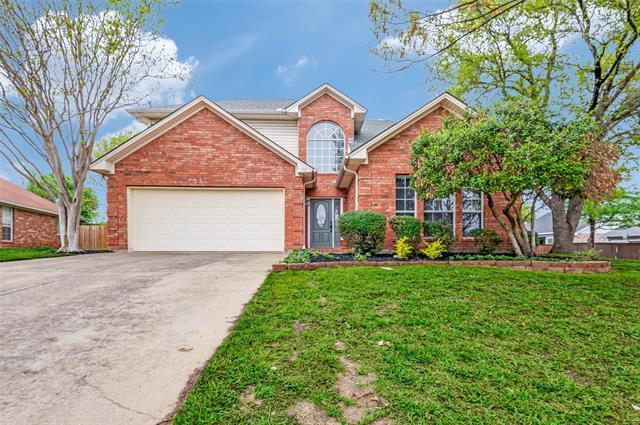 6137 Pebble Creek Dr in North Richland Hills, TX - Building Photo