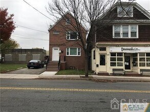 230 Washington Ave, Unit 1 in Carteret, NJ - Foto de edificio - Building Photo