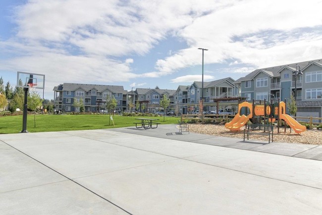 BRIGGS VILLAGE APARTMENTS in Olympia, WA - Foto de edificio - Building Photo