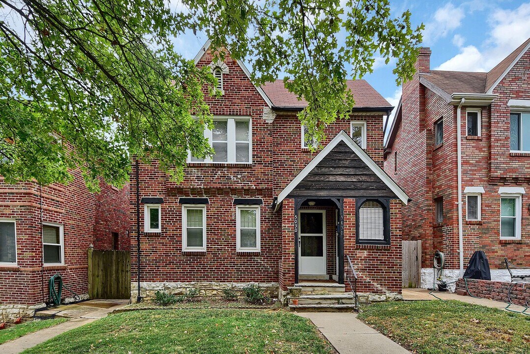 5030 Oleatha Ave in St. Louis, MO - Building Photo