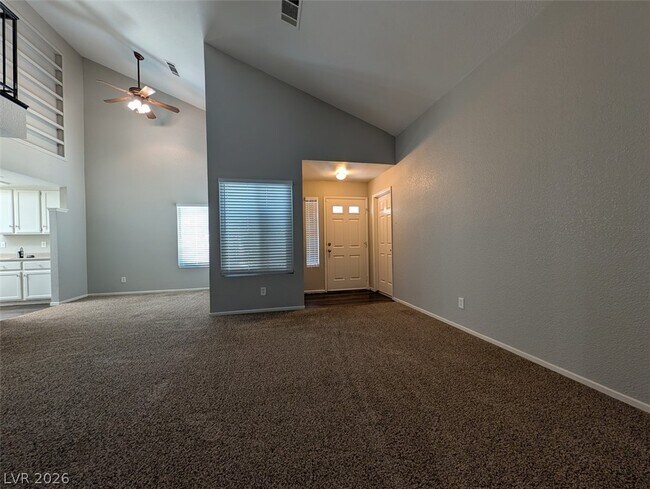 6617 W Pepperidge Way in Las Vegas, NV - Building Photo - Building Photo