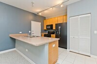 1515 S Halsted St, Unit 214 photo'