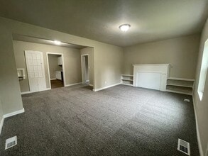 1401 W Main St in Marshalltown, IA - Building Photo - Building Photo