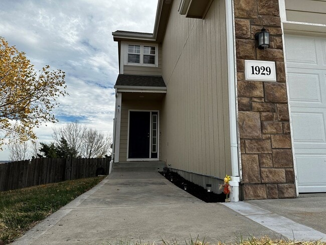 property at 1929 Quail Run