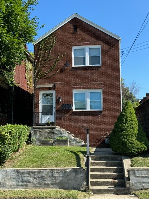 7049 Kelly St in Pittsburgh, PA - Building Photo