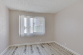 Whispering Pines in Phoenix, AZ - Building Photo - Interior Photo