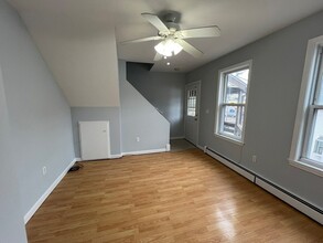 155 E Central St, Unit R in Franklin, MA - Building Photo - Building Photo