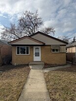 7732 Lotus Ave in Oak Lawn, IL - Building Photo