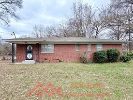 3308 E Rosita Cir in Memphis, TN - Building Photo