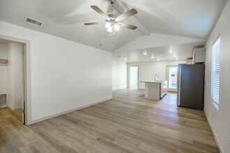 8005 Date Ave in Lubbock, TX - Building Photo - Building Photo