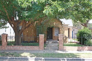 2118 27th St in Lubbock, TX - Building Photo