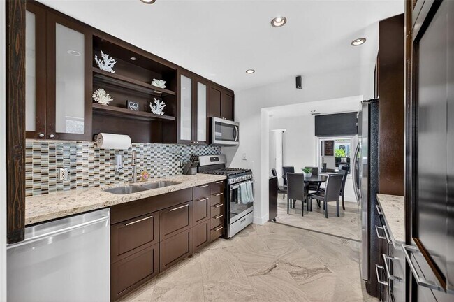 1622 Mayo St in Hollywood, FL - Building Photo - Building Photo
