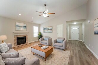 6430 Glory Maple Ln in Indianapolis, IN - Foto de edificio - Building Photo