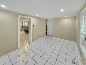 2014 Lowerline St in New Orleans, LA - Foto de edificio - Building Photo