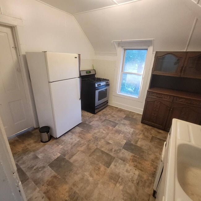 119 Elm St in Vermillion, SD - Building Photo - Building Photo