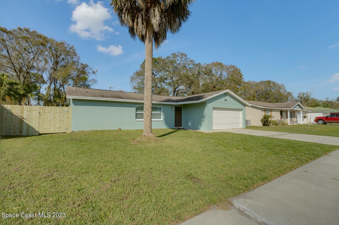 5711 Margo Ct in Melbourne, FL - Building Photo