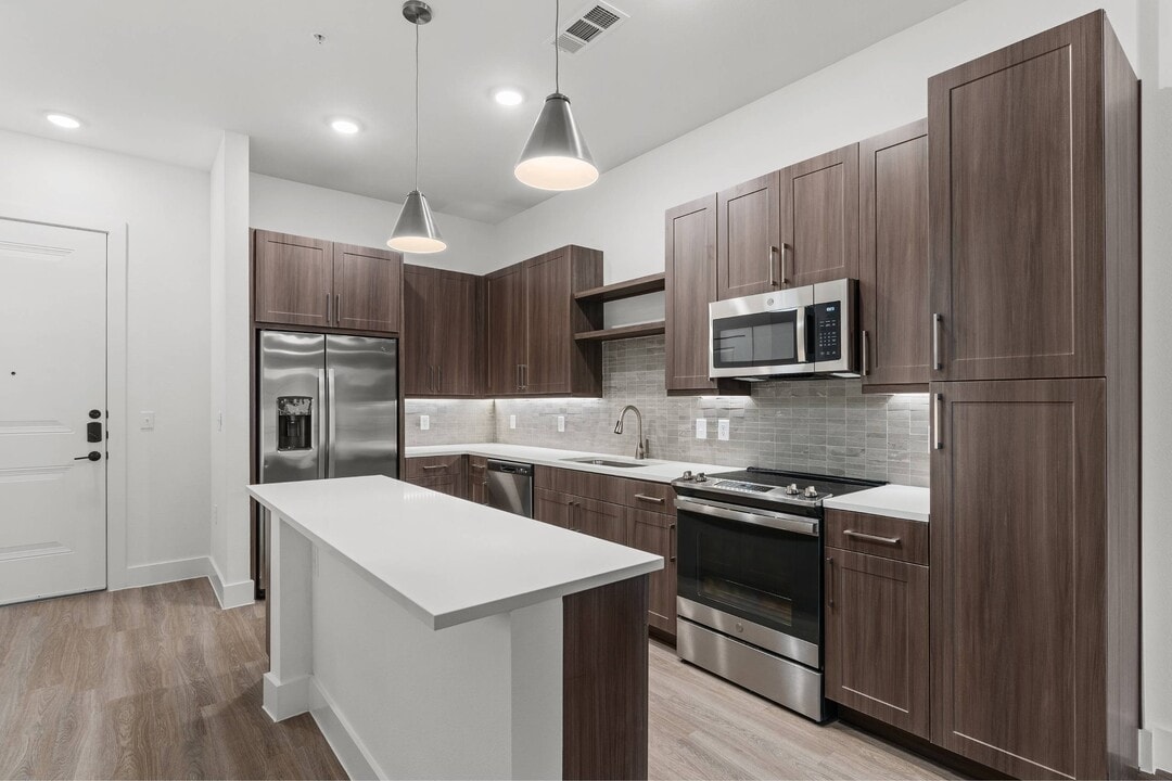 Ovation at Galatyn Park in Richardson, TX - Building Photo