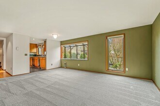 2101 Nob Hill Ave N in Seattle, WA - Building Photo - Building Photo