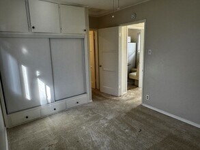 1115 Ocean Ave in Seal Beach, CA - Building Photo - Building Photo