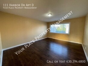 111 Harbor Dr in Oswego, IL - Building Photo - Building Photo