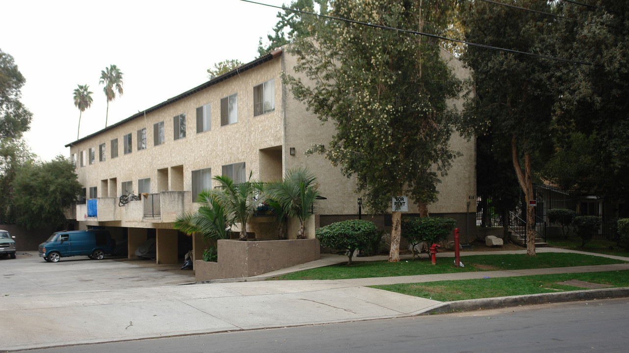 614-620 N Mar Vista Ave in Pasadena, CA - Foto de edificio