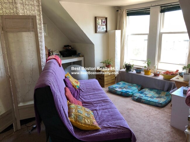 220 Concord Ave, Unit 3 in Cambridge, MA - Building Photo - Building Photo