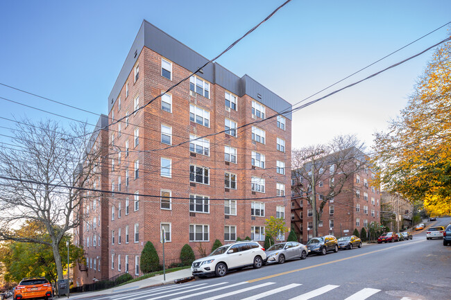 Fort Place Cooperative in Staten Island, NY - Foto de edificio - Building Photo