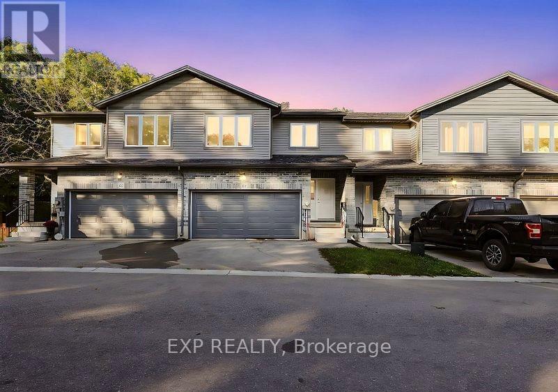 61 Vienna Rd in Tillsonburg, ON - Building Photo