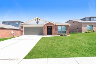 1934 Delta Downs Dr in Seagoville, TX - Building Photo