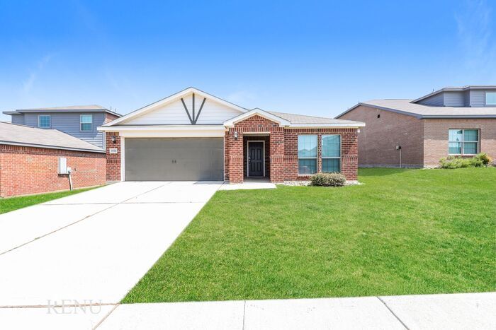 1934 Delta Downs Dr in Seagoville, TX - Building Photo