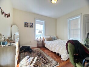 107 Fisher Ave, Unit 3 in Boston, MA - Building Photo - Building Photo