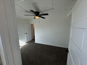 833 Estella Ave in Pittsburgh, PA - Building Photo - Building Photo