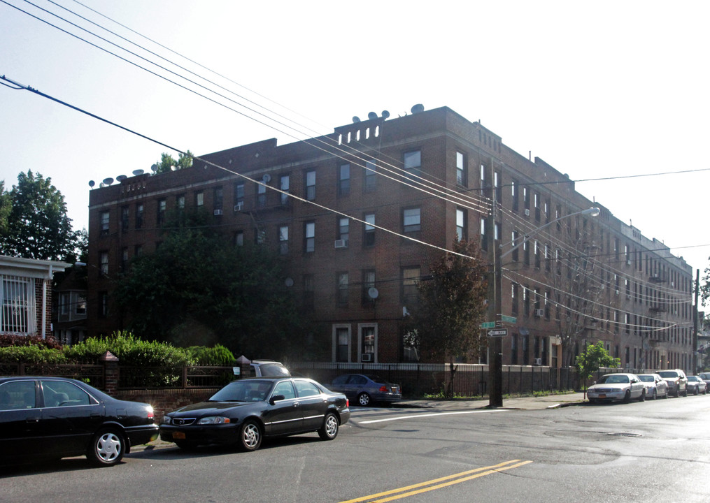 3201 Glenwood Rd in Brooklyn, NY - Foto de edificio