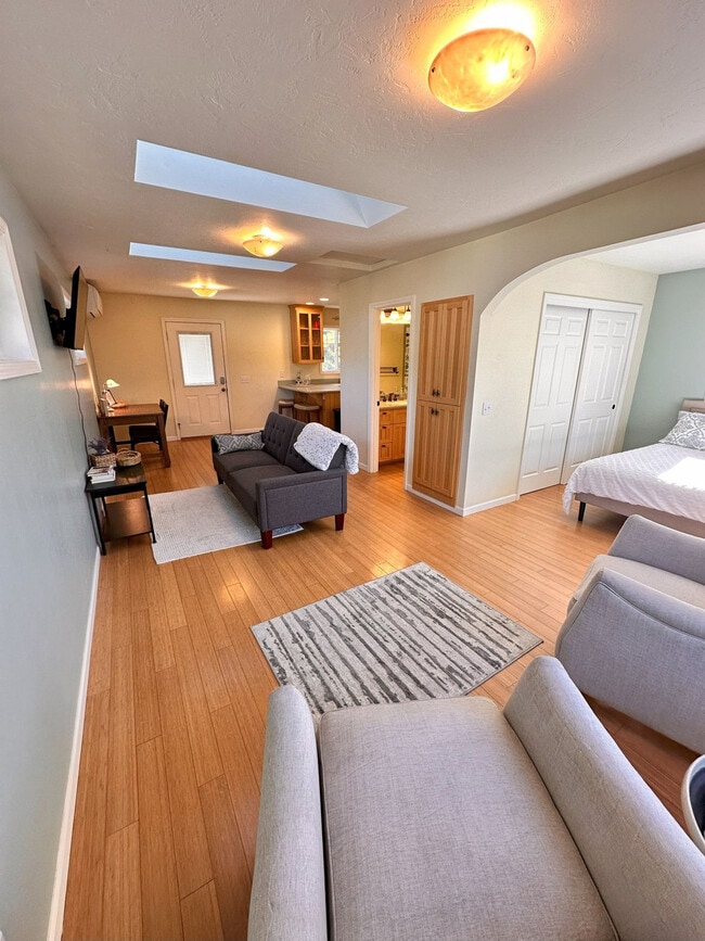 1428 Crown Ave in Medford, OR - Foto de edificio - Building Photo