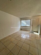 6912 Hall Blvd in Winton, CA - Building Photo - Building Photo