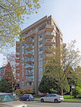 1686 W 12th Ave in Vancouver, BC - Building Photo - Primary Photo