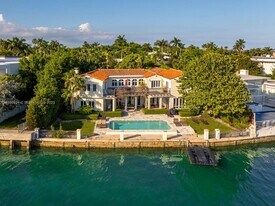 11 E Rivo Alto Dr in Miami Beach, FL - Building Photo